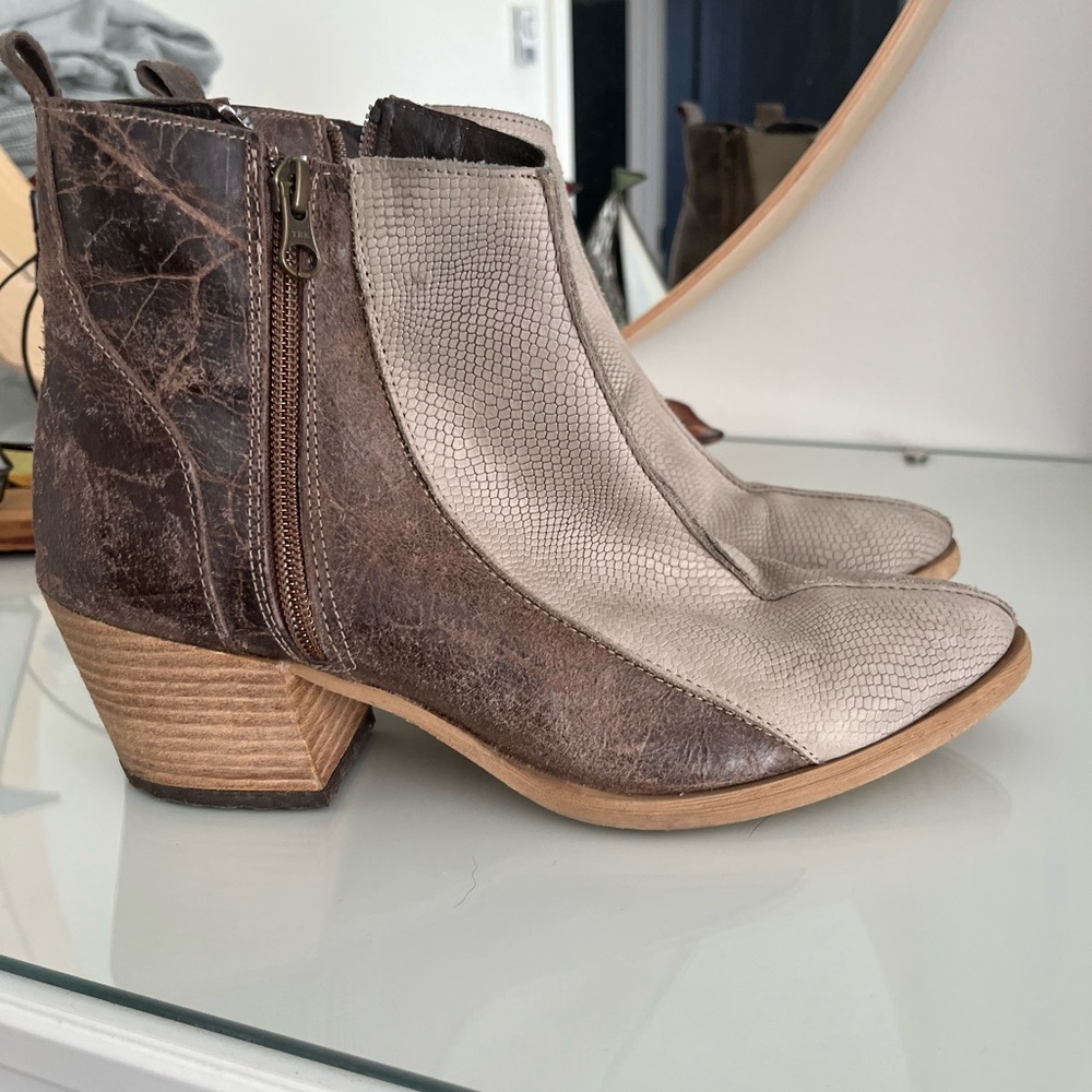 Felmini ankle boot leather like new made in Portugal